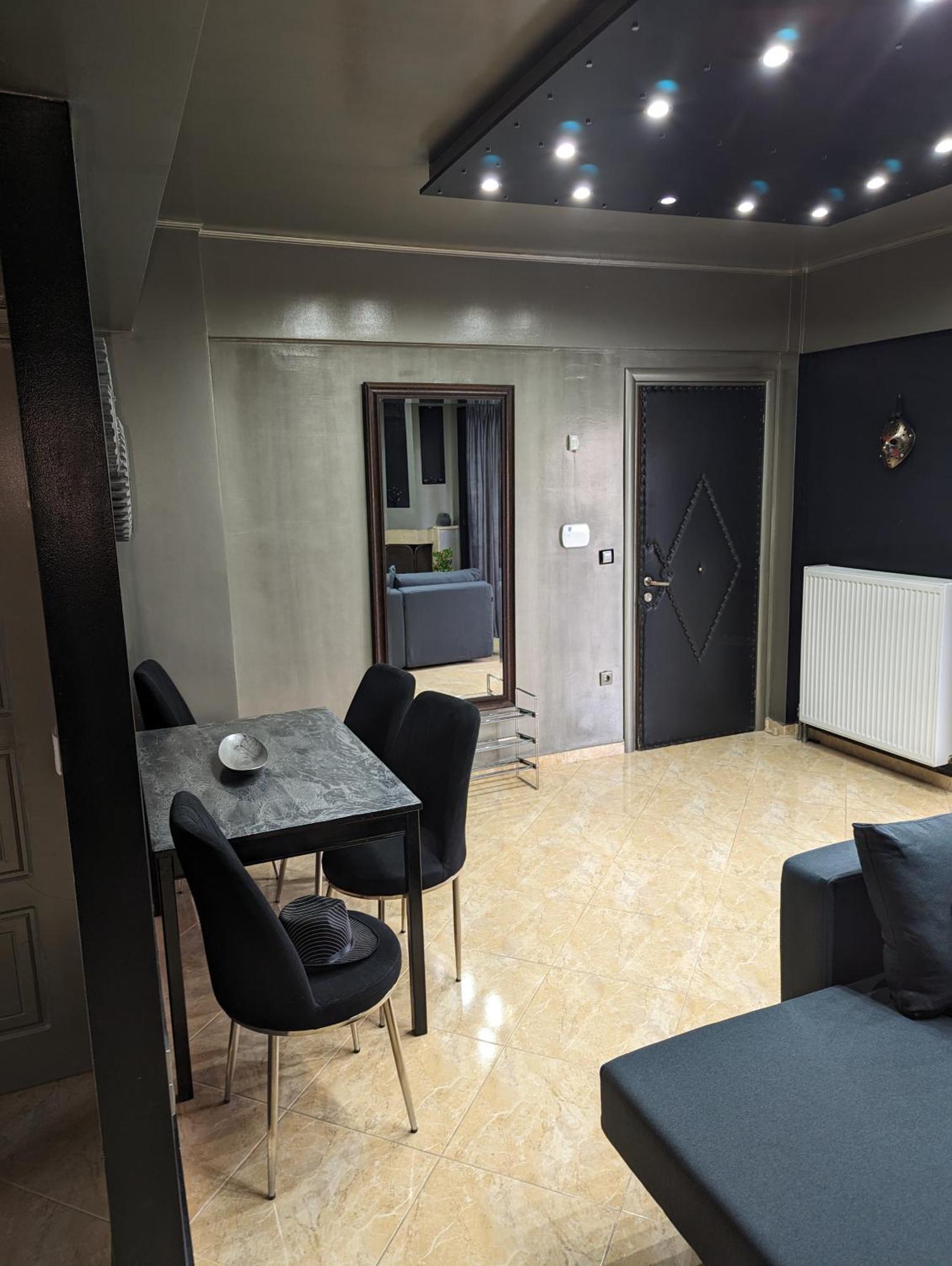 Modern Quiet Luxury Apartment Patra Екстериор снимка